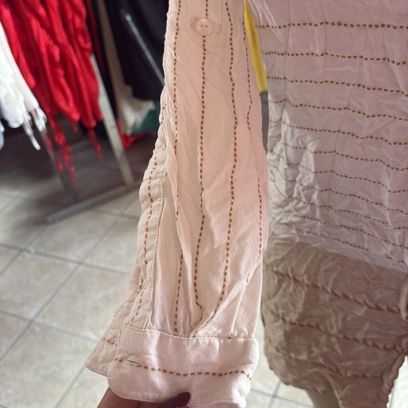 Women's Pink Button-Up Top - Picture 3 of 8